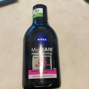 Nivea MicellAir Heavy Waterproof Make up Remover